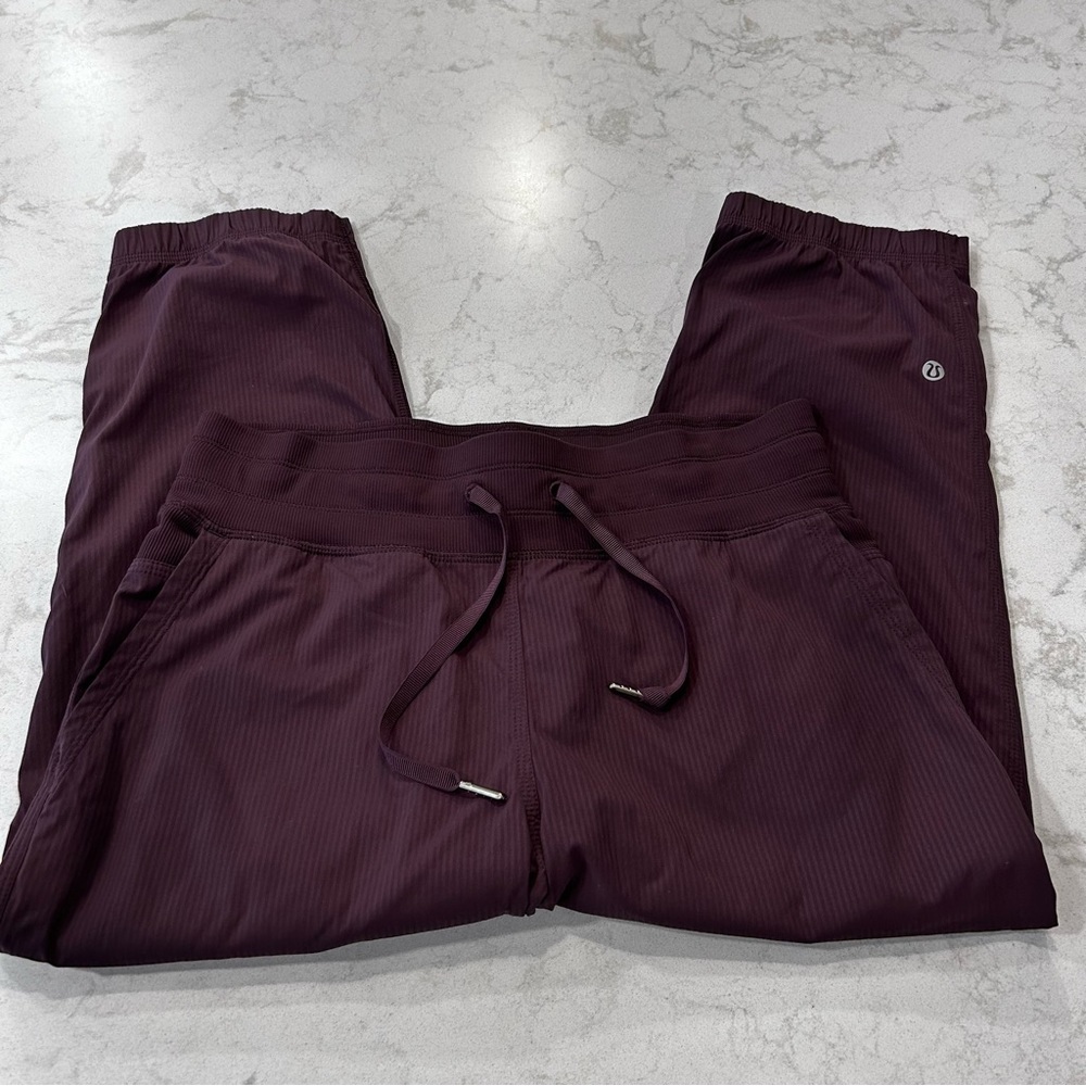 Lululemon Woman's Purple Crop Studio Pant Medium Rise size 6 - Picture 11 of 16
